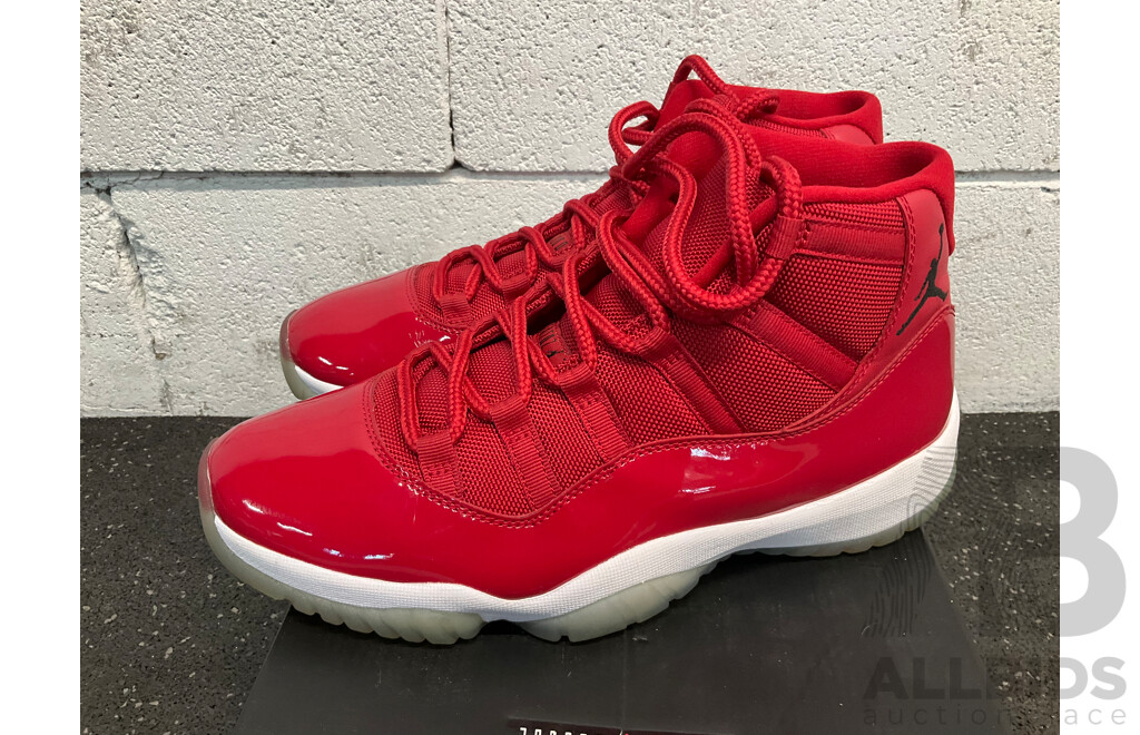 JORDAN 11 Retro Win Like 96 Size US10 Sneakers