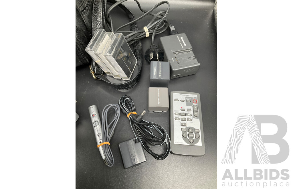 PANASONIC (NV-GS150) Mini DV Camcorder with Accessories