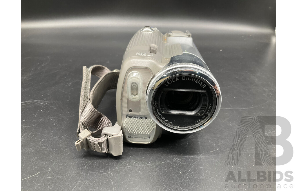 PANASONIC (NV-GS150) Mini DV Camcorder with Accessories