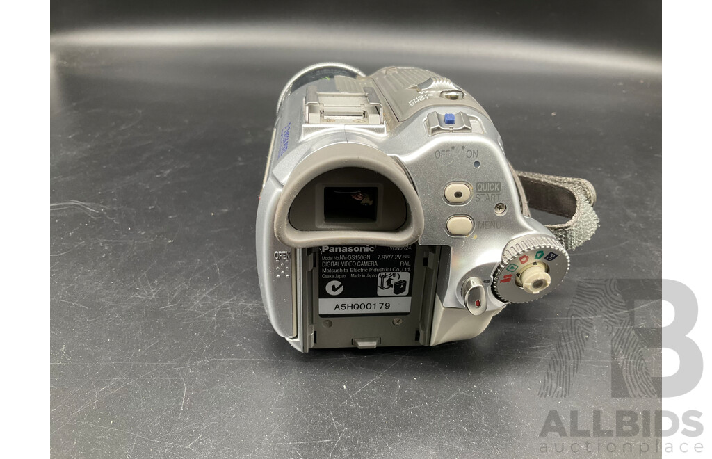 PANASONIC (NV-GS150) Mini DV Camcorder with Accessories