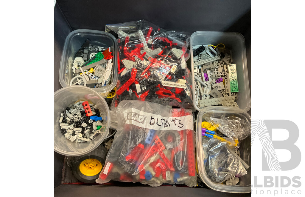 Box of LEGO Pieces Includes Vintage Bits, Jango Fett (8011)