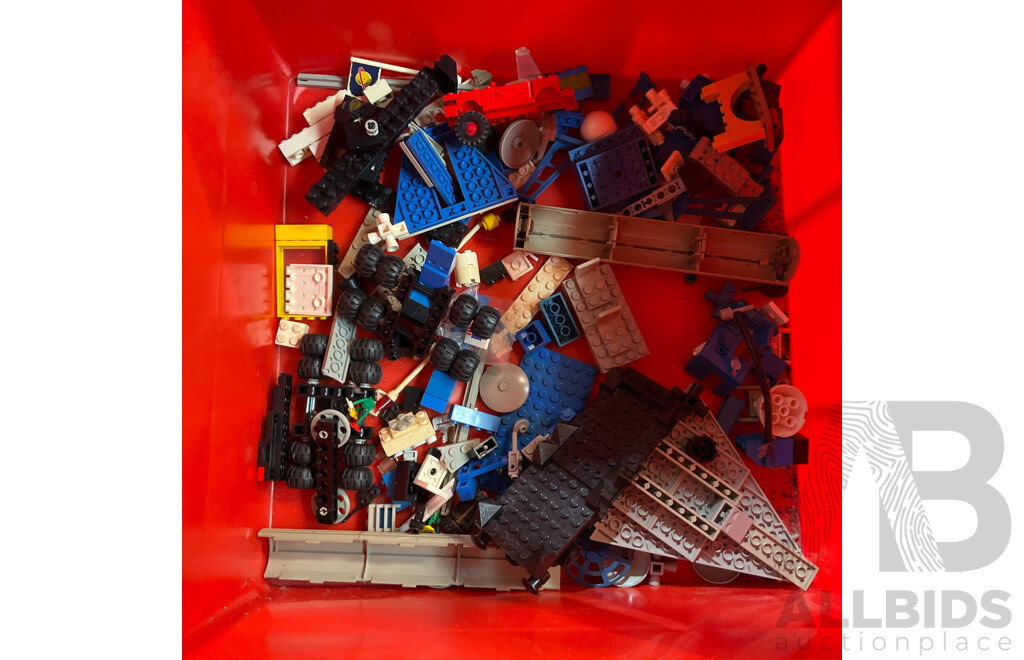 Vintage Lego Pieces & Figures  Includes 6870,886,6823 and More