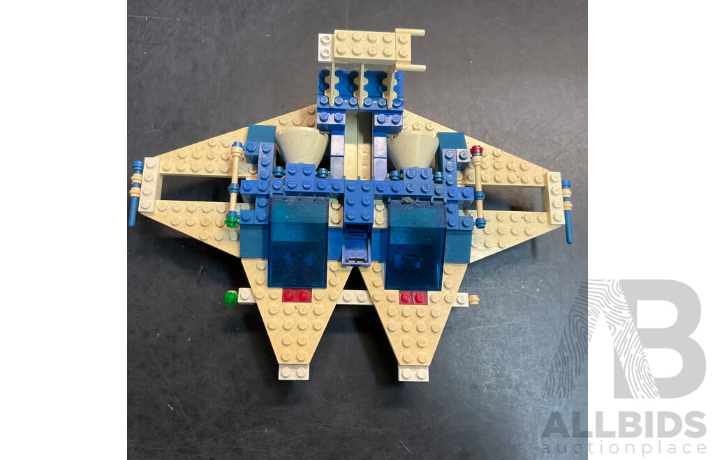 Vintage Lego Pieces & Figures  Includes 6870,886,6823 and More
