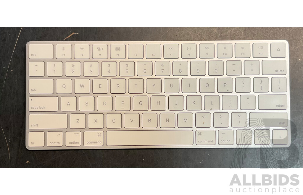 APPLE A1644 Keyboard & A1657 Mouse