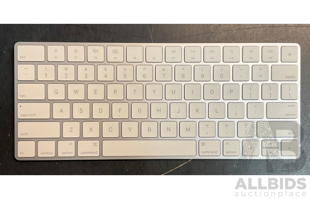 APPLE A1644 Keyboard & A1657 Mouse & Cable