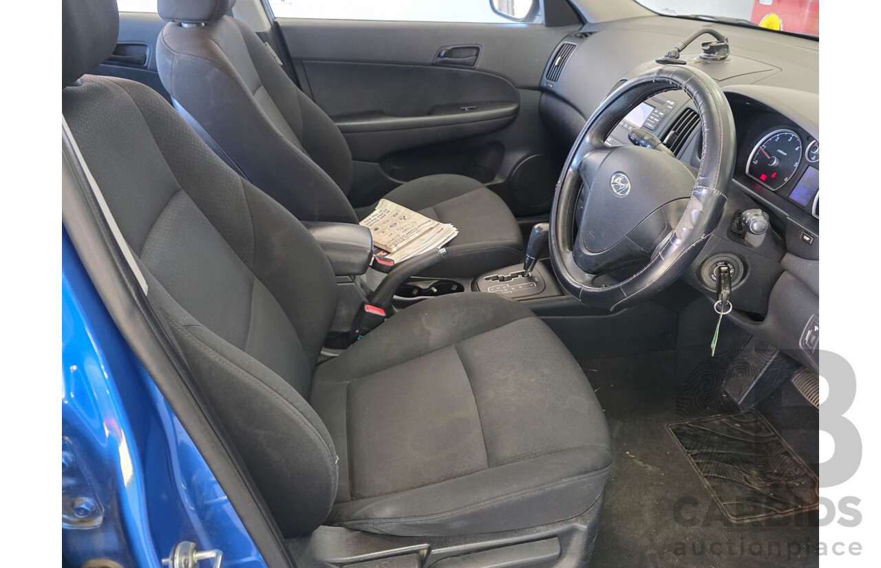 3/2009 Hyundai i30 SX 1.6 CRDi FD MY09 5d Hatchback Blue Turbo Diesel 1.6L