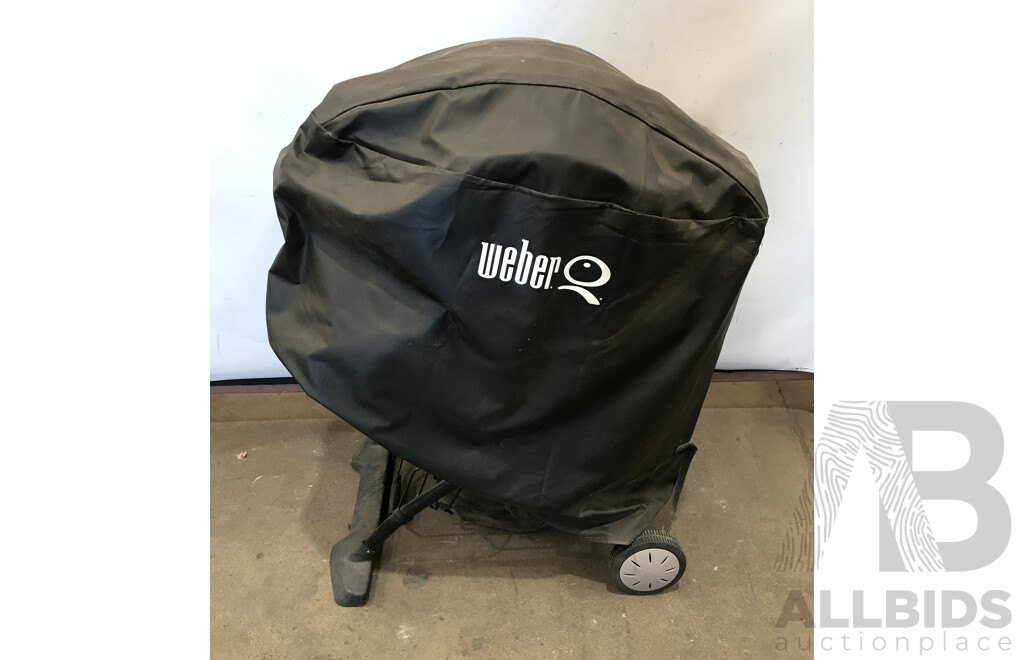 Weber Q Premium Gas Barbecue in Portable Cart