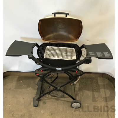 Weber Q Premium Gas Barbecue in Portable Cart