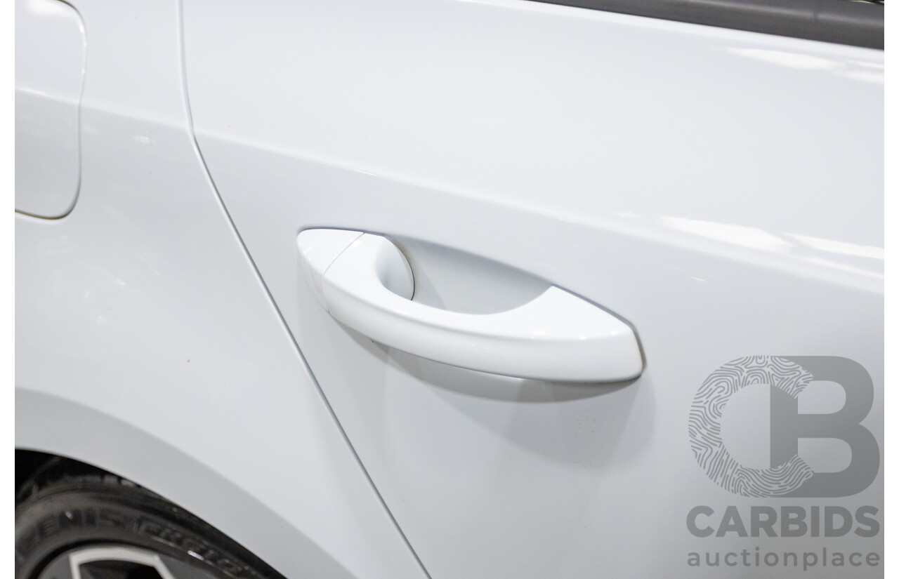 06/2016 Skoda Octavia RS 162 TSI NE MY16 4d Wagon Moon White Metallic Turbo 2.0L