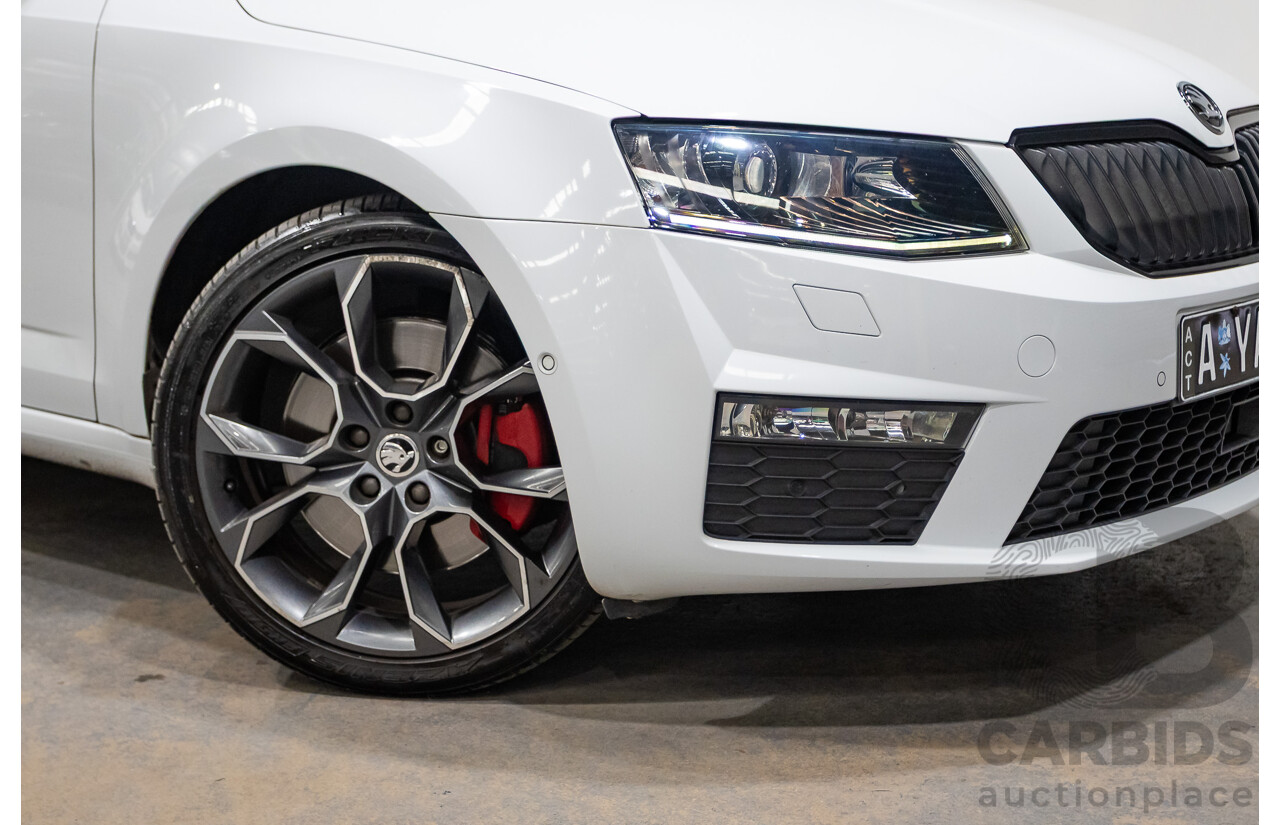 06/2016 Skoda Octavia RS 162 TSI NE MY16 4d Wagon Moon White Metallic Turbo 2.0L