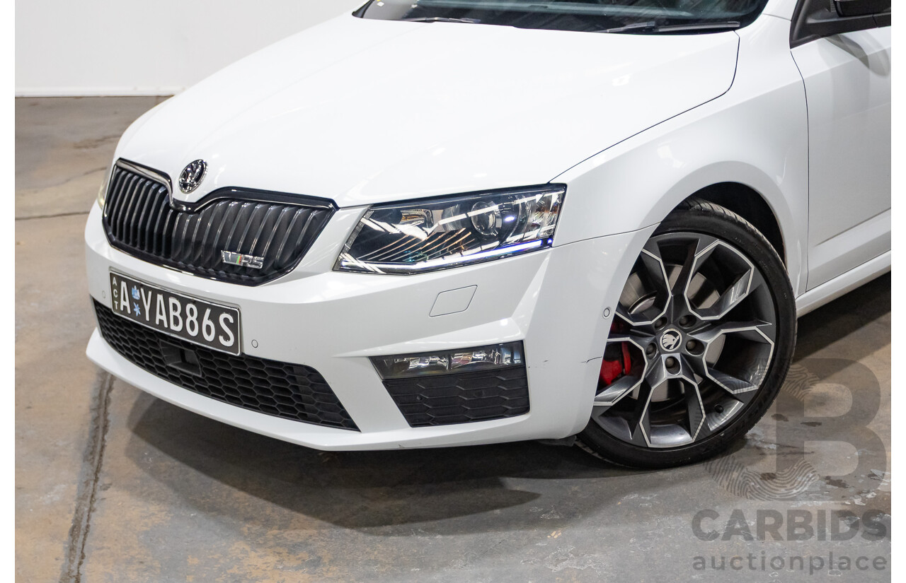 06/2016 Skoda Octavia RS 162 TSI NE MY16 4d Wagon Moon White Metallic Turbo 2.0L