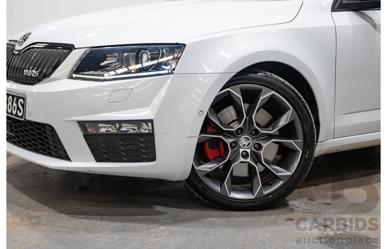 06/2016 Skoda Octavia RS 162 TSI NE MY16 4d Wagon Moon White Metallic Turbo 2.0L