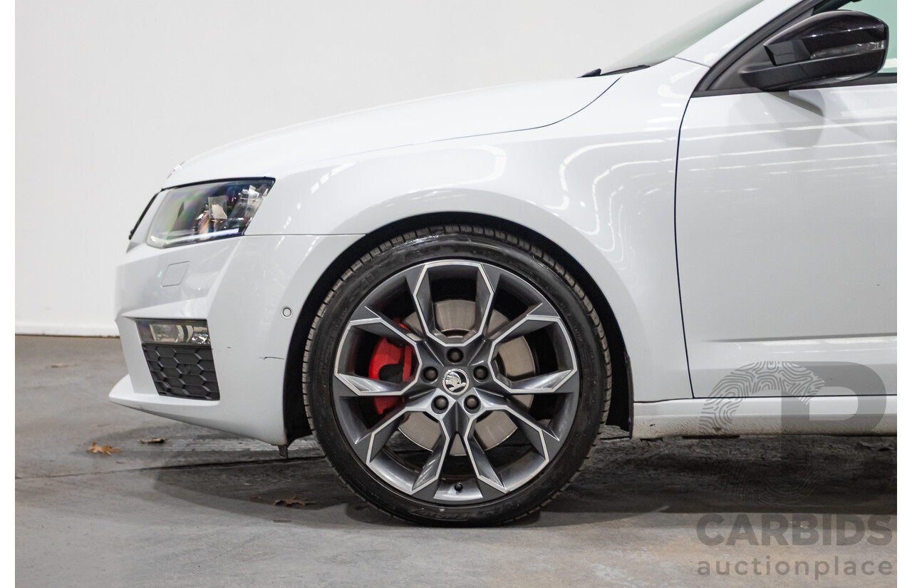 06/2016 Skoda Octavia RS 162 TSI NE MY16 4d Wagon Moon White Metallic Turbo 2.0L
