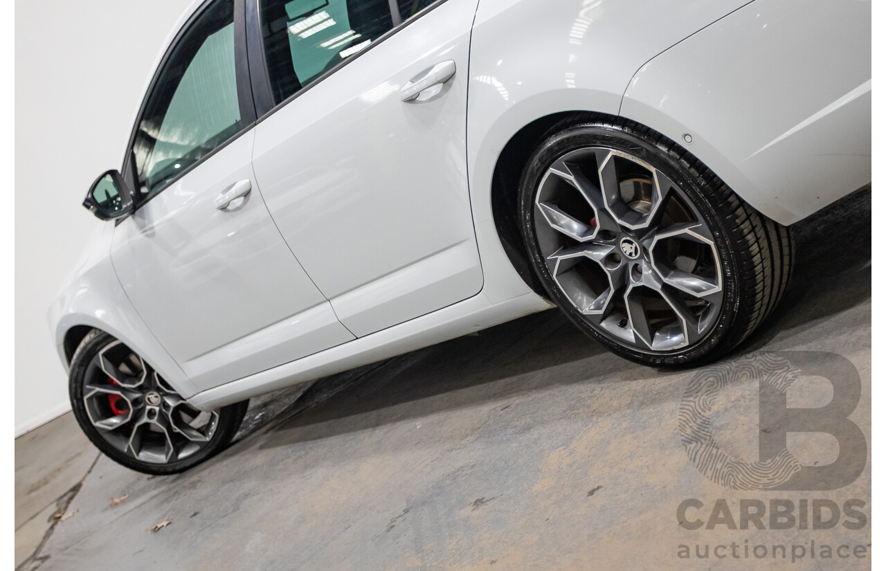 06/2016 Skoda Octavia RS 162 TSI NE MY16 4d Wagon Moon White Metallic Turbo 2.0L