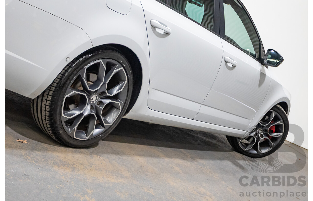 06/2016 Skoda Octavia RS 162 TSI NE MY16 4d Wagon Moon White Metallic Turbo 2.0L