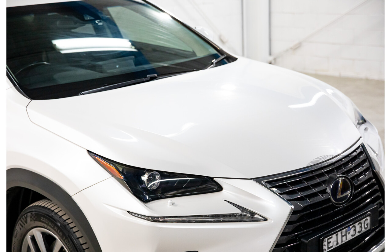 03/2018 Lexus NX300h Luxury Hybrid (FWD) AYZ10R MY17 Facelift 4d Wagon Sonic Quartz Metallic 2.5L - Hybrid