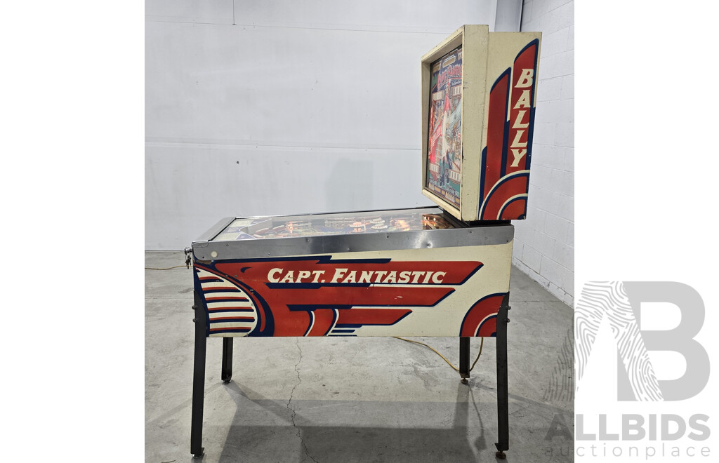 Captain Fantastic 1976 Pinball Machine by Bally