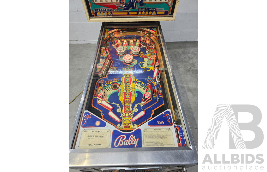Captain Fantastic 1976 Pinball Machine by Bally