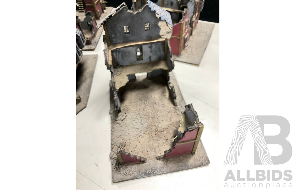 Five Scaled War Scene Buildings