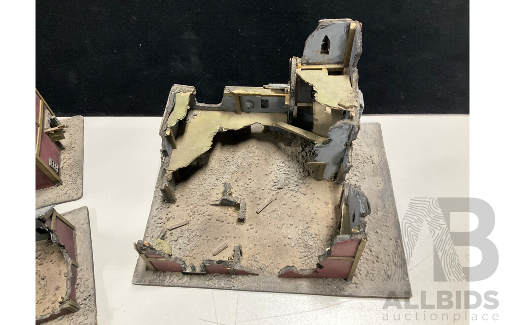 Five Scaled War Scene Buildings