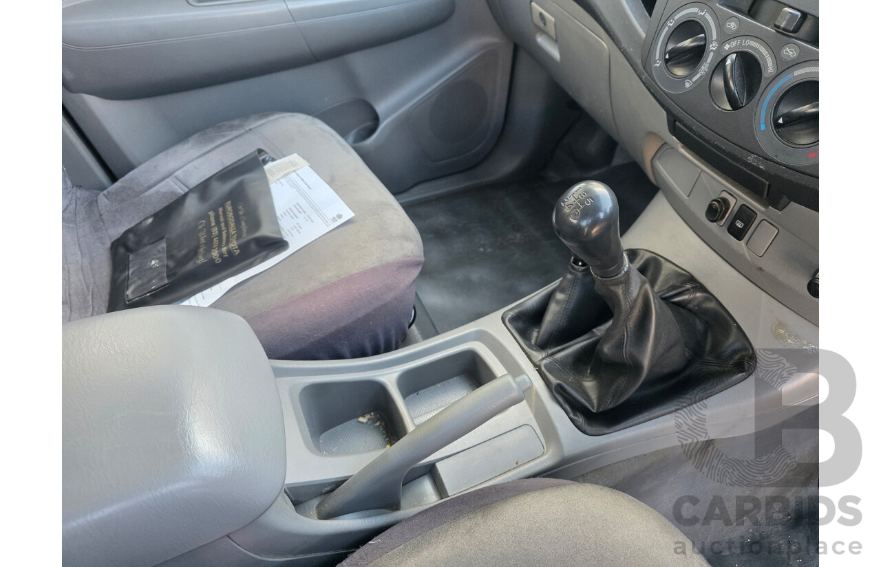5/2007 Toyota Hilux SR (4x4) KUN26R 07 UPGRADE Dual Cab P/Up Super White Turbo Diesel 3.0L