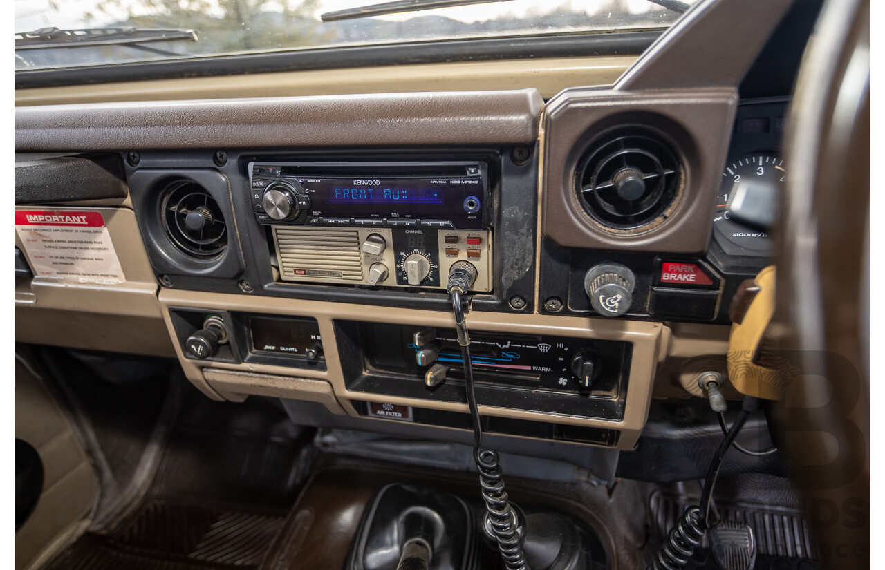 9/1985 Toyota Landcruiser (4x4) HJ75RP 2d C/Chas Goldrush Diesel 4.0L - Tipper