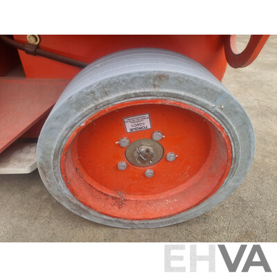 04/2007, Snorkel S2646 Electric Scissor Lift