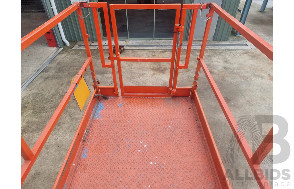 04/2007, Snorkel S2646 Electric Scissor Lift