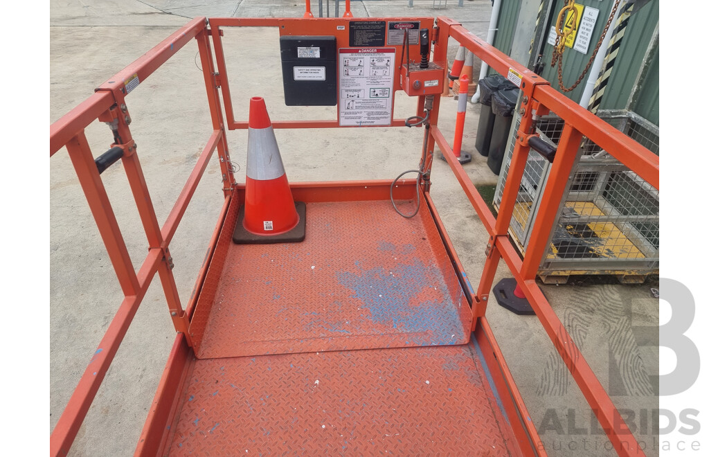 04/2007, Snorkel S2646 Electric Scissor Lift
