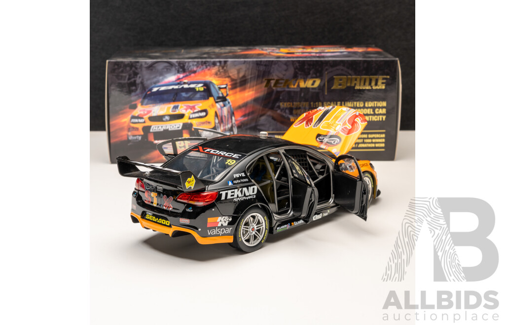 Biante Holden VF Commodore Supercar 2016 Bathurst 1000 Winners #19 Will Davidson/Jonathon Webb 1:18 Scale Model Car - COA Included