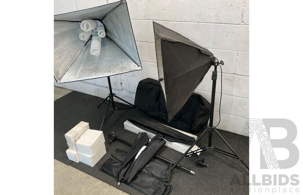 Photography Studio Softbox Lighting Kit X4 with Accessories and Light Bulb
