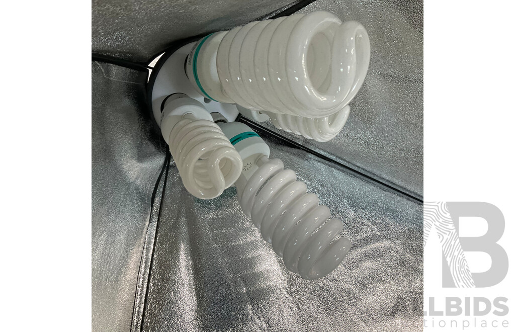 Photography Studio Softbox Lighting Kit X4 with Accessories and Light Bulb