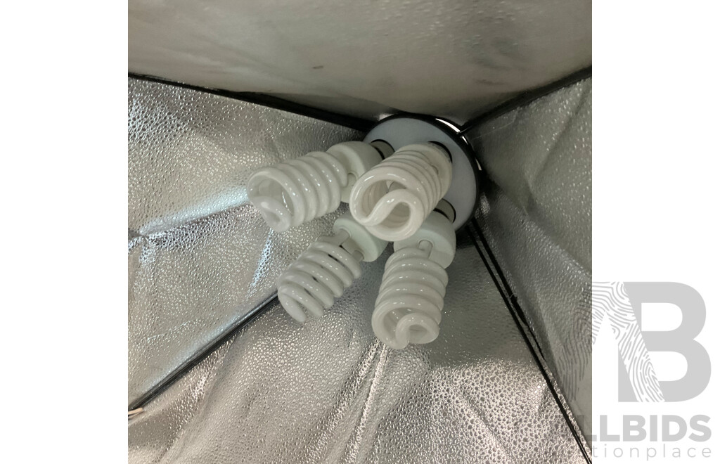 Photography Studio Softbox Lighting Kit X4 with Accessories and Light Bulb