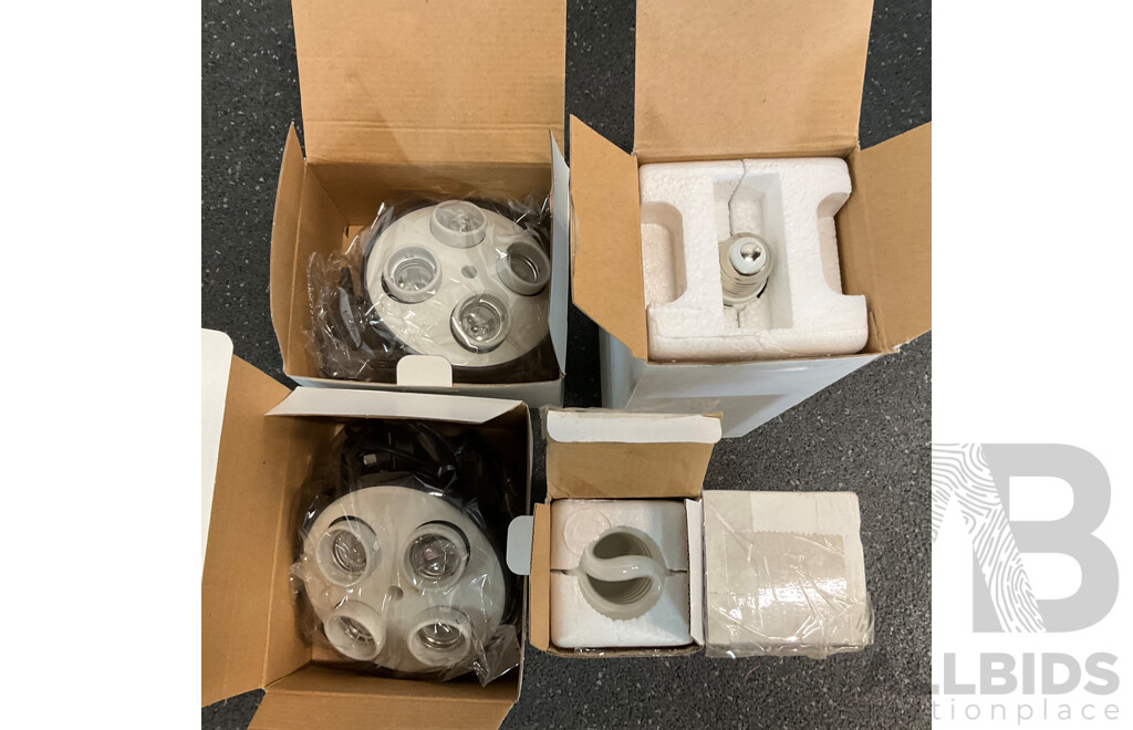 Photography Studio Softbox Lighting Kit X4 with Accessories and Light Bulb