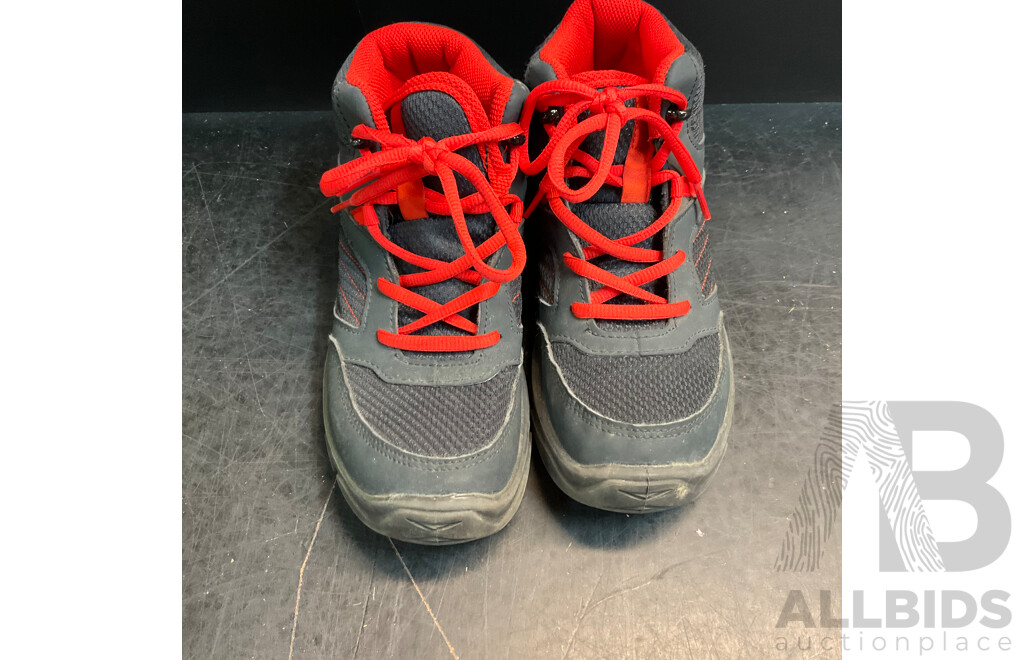 6x Used Kids Shoes & 1 Pair Shin Guard