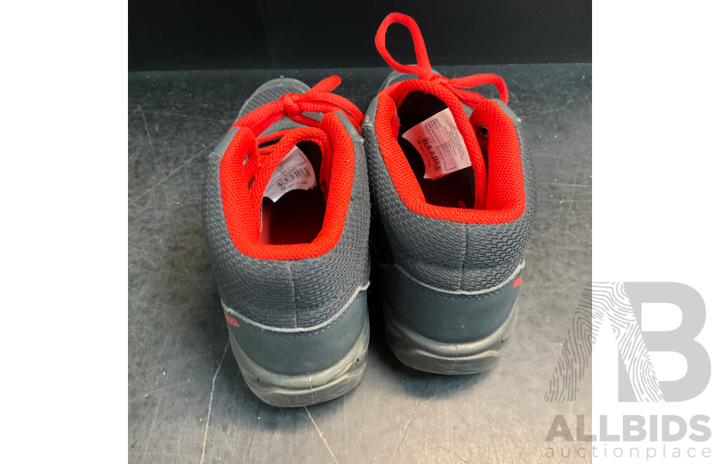 6x Used Kids Shoes & 1 Pair Shin Guard