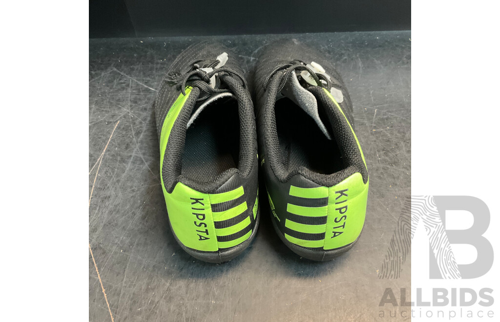 6x Used Kids Shoes & 1 Pair Shin Guard