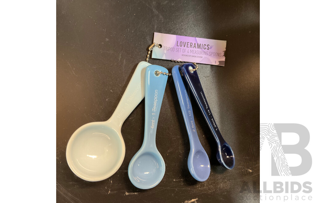 Tripod by LOVERAMICS Kitchenware Collection - Lot of 61