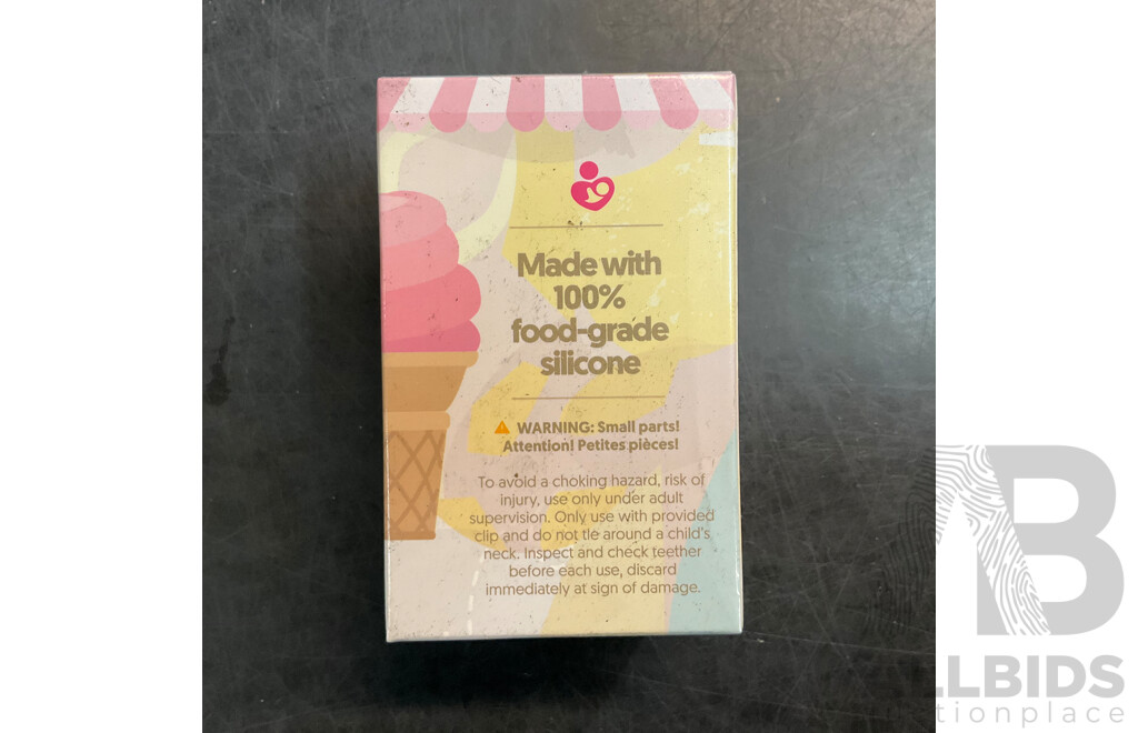 NatureBond Baby Food Feeder/Fruit Feeder Pacifier & Silicone Baby Teether ( Green & Vanilla) - Lot of 60  - Estimated Total RRP $1,167