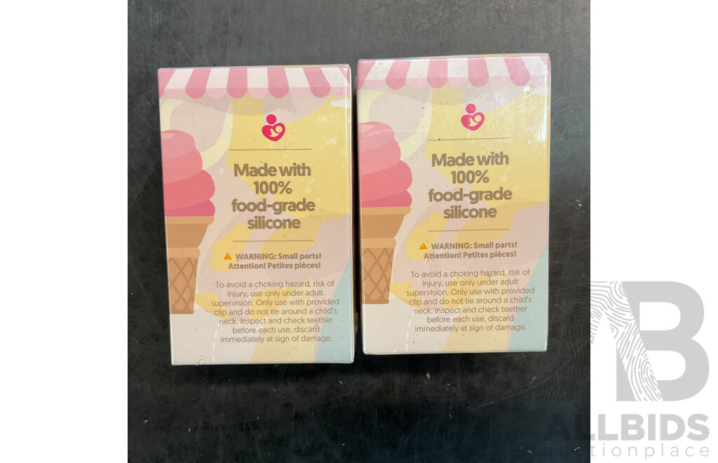 NatureBond Baby Food Feeder/Fruit Feeder Pacifier & Silicone Baby Teether ( Green & Vanilla) - Lot of 60  - Estimated Total RRP $1,167