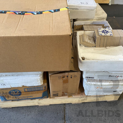Pallet of Mosaic & Decorative Tiles - Assorted 100x100x8 mm