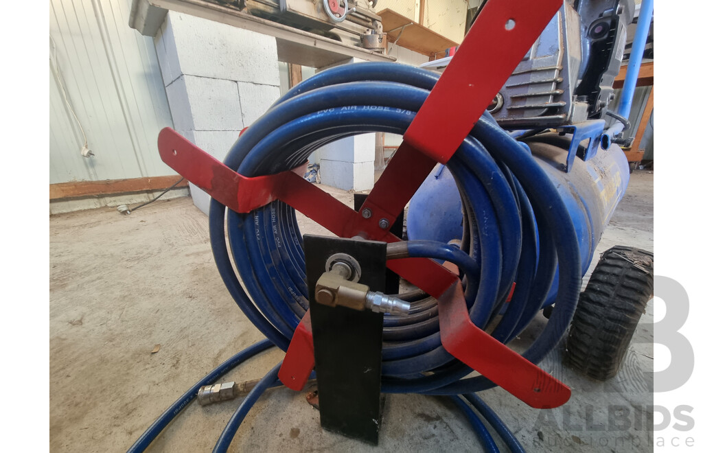 Trade Air by Spear & Jackson 40L Air Compressor with Wall Mountable Hose & Reel