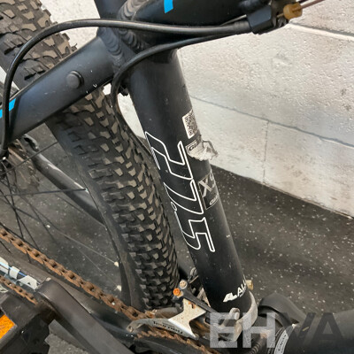 Giant 27.5'' ATX Bike