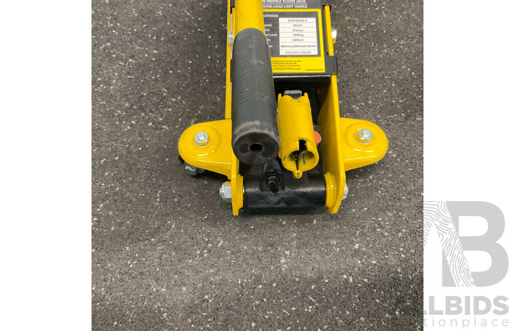 Stanley Low Profile Floor Jack  STHT82942-3 (1600KG)
