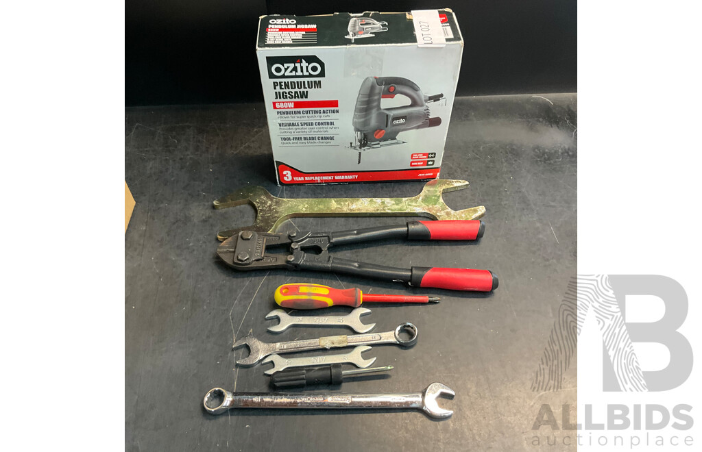 OZITO Pendulum Jigsaw & Assorted Hand Tools