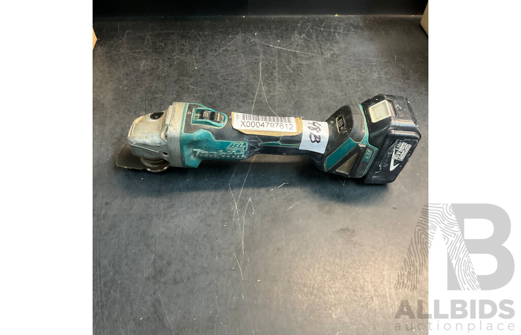 Makita DGA504 125mm Slide Switch Angle Grinder with Battery