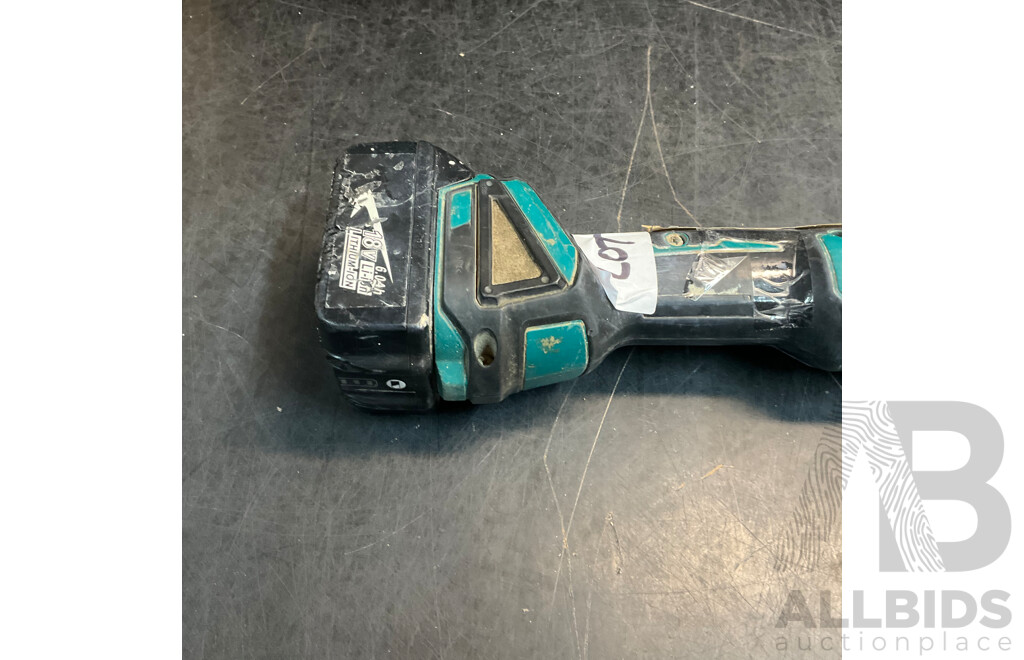Makita DGA504 125mm Slide Switch Angle Grinder with Battery