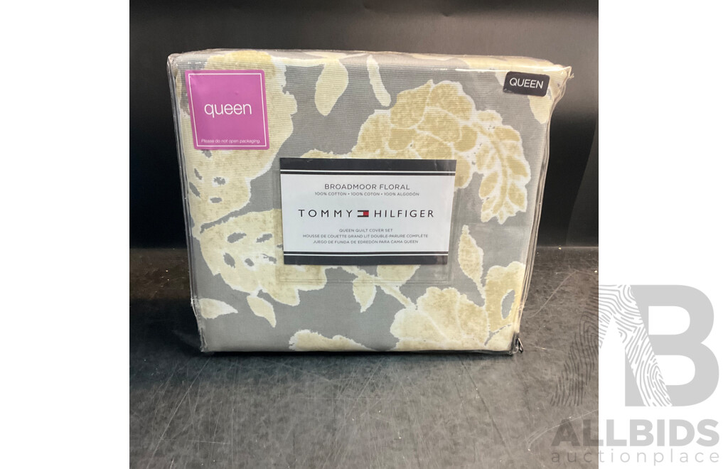 TOMMY HILFIGER Broadmoor Floral Queen Quilt Cover Set - RRP $299.95