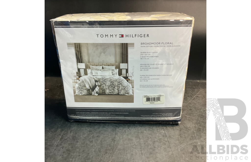 TOMMY HILFIGER Broadmoor Floral Queen Quilt Cover Set - RRP $299.95