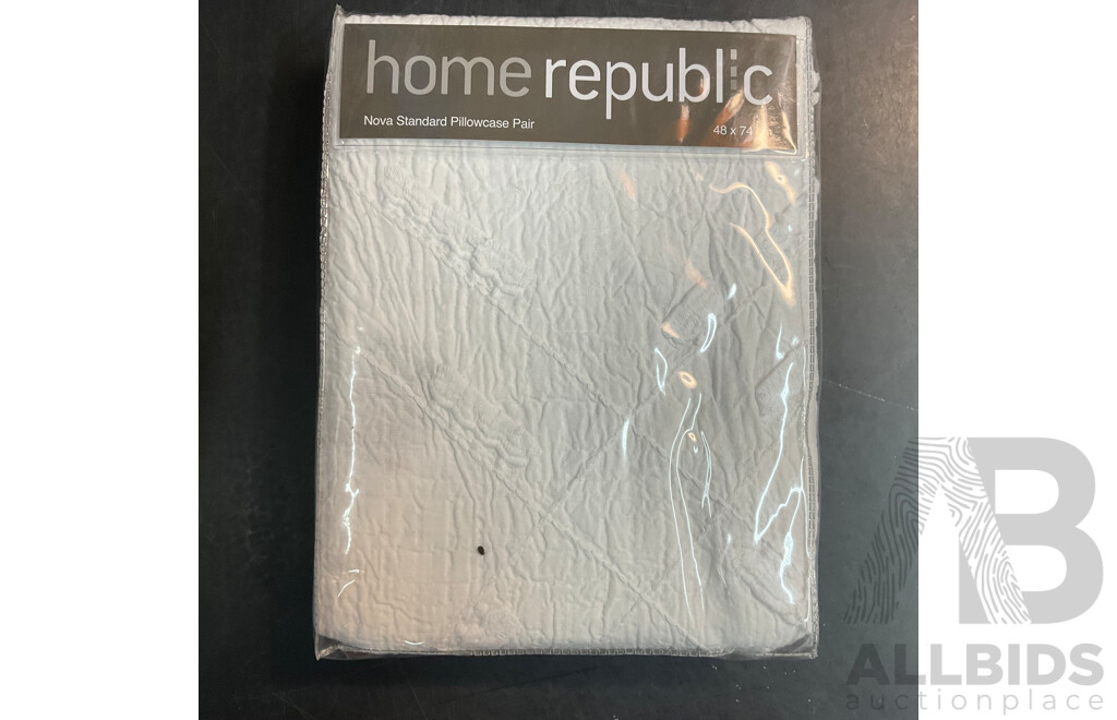 Sheridan, Home Republic Pillowcase - Lot of 3